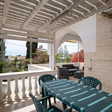 Rosa Ada Apartment *